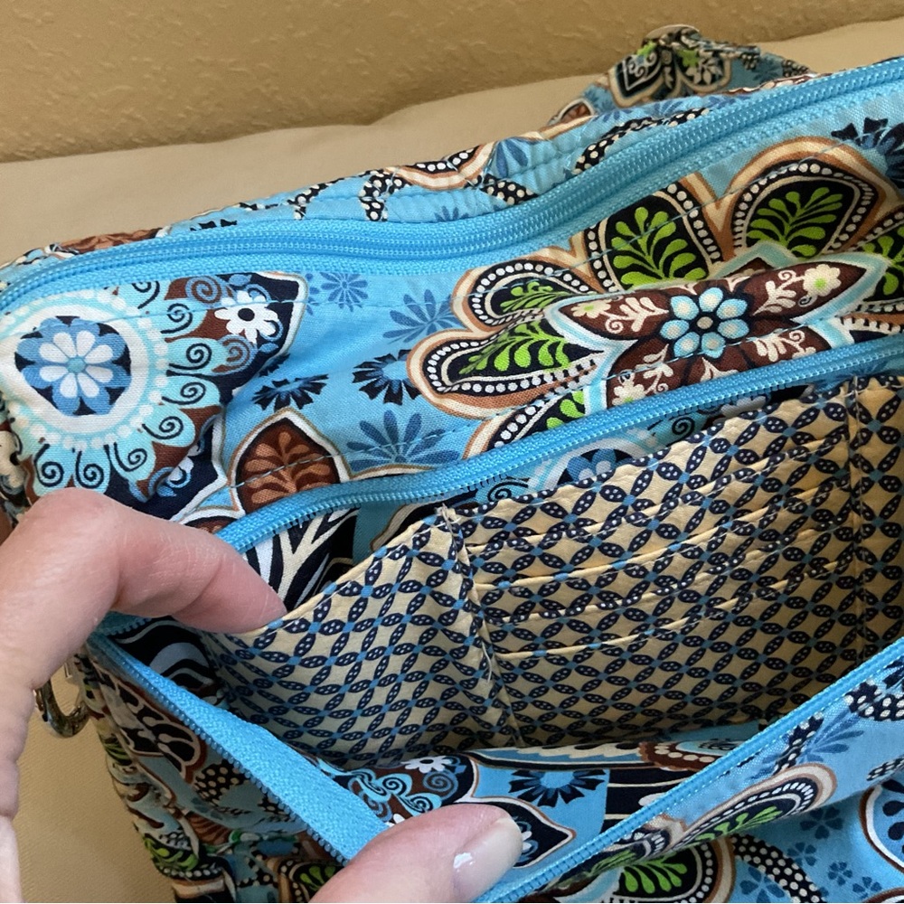 Vera Bradley Mailbag Bali Blue with Small Hand Crafted Cosmetic/Pencil Pouch** - Picture 7 of 16